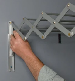 Lee Valley Laundry>Accordion-Style Drying Racks