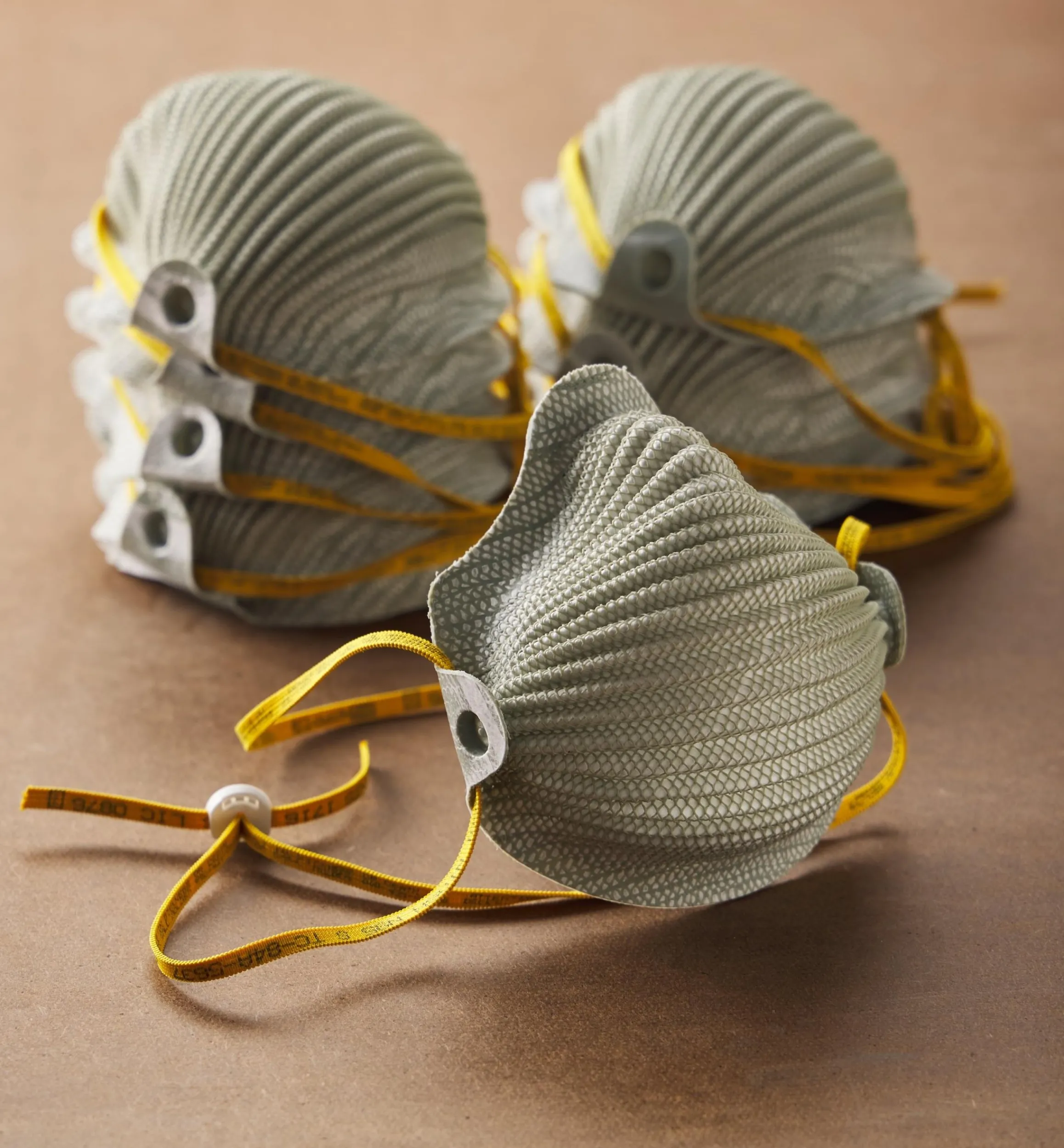 Lee Valley Safety Gear>Airwave Adjustable-Strap Disposable Dust Masks