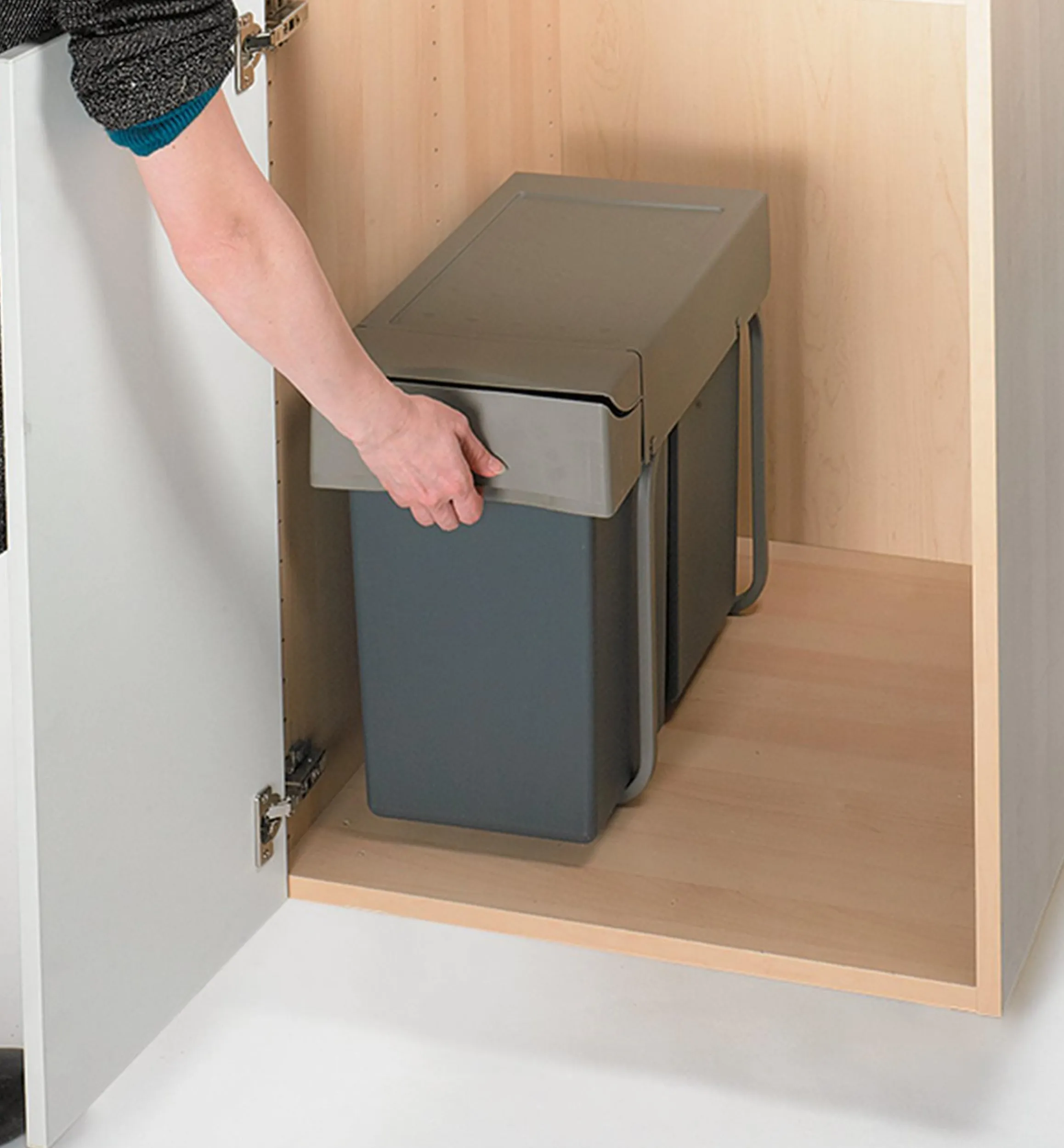 Lee Valley Composting|Composting>Bottom-Mount Sliding Waste Containers