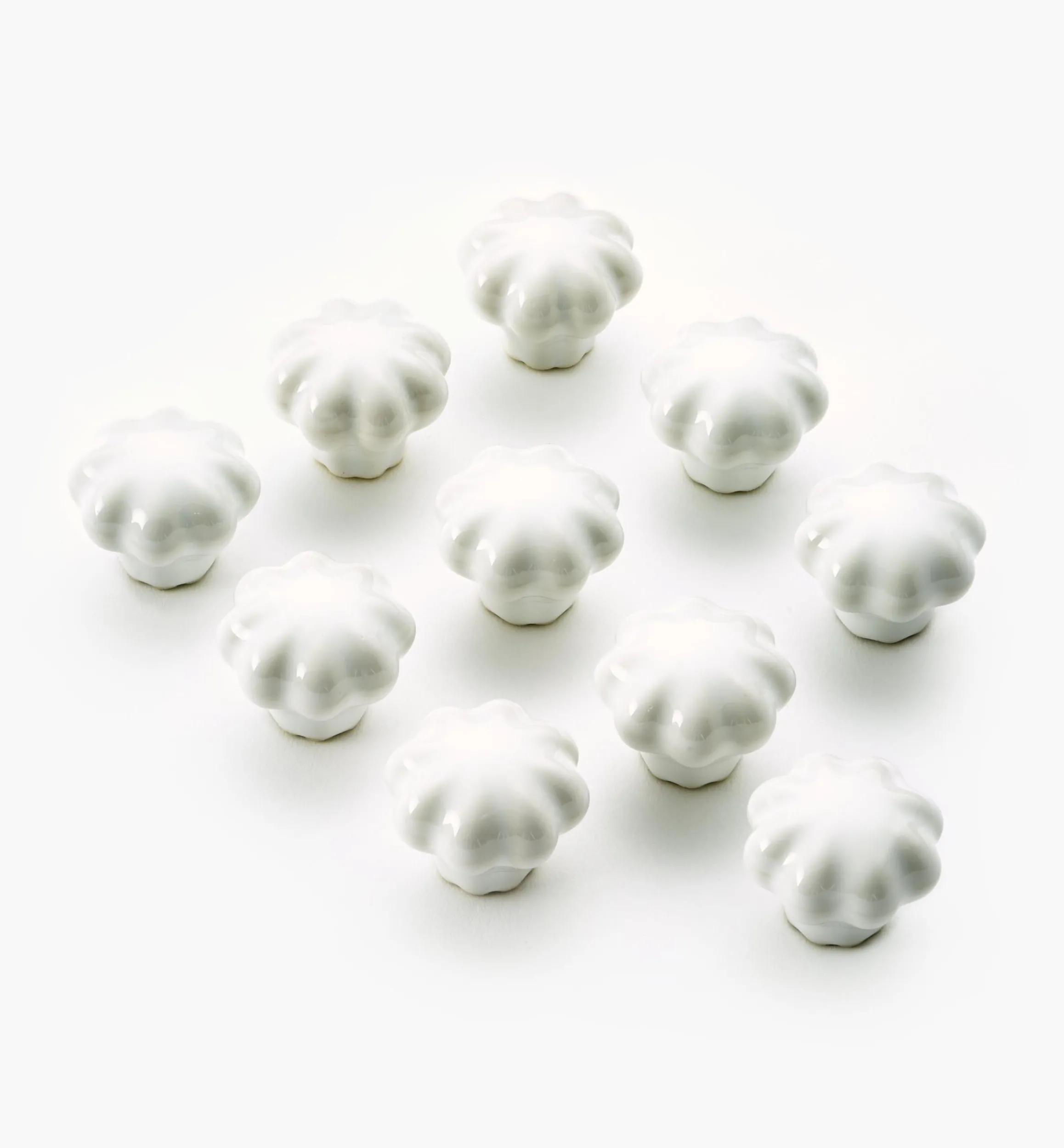 Lee Valley Knobs>Ceramic Embossed Shell Knobs