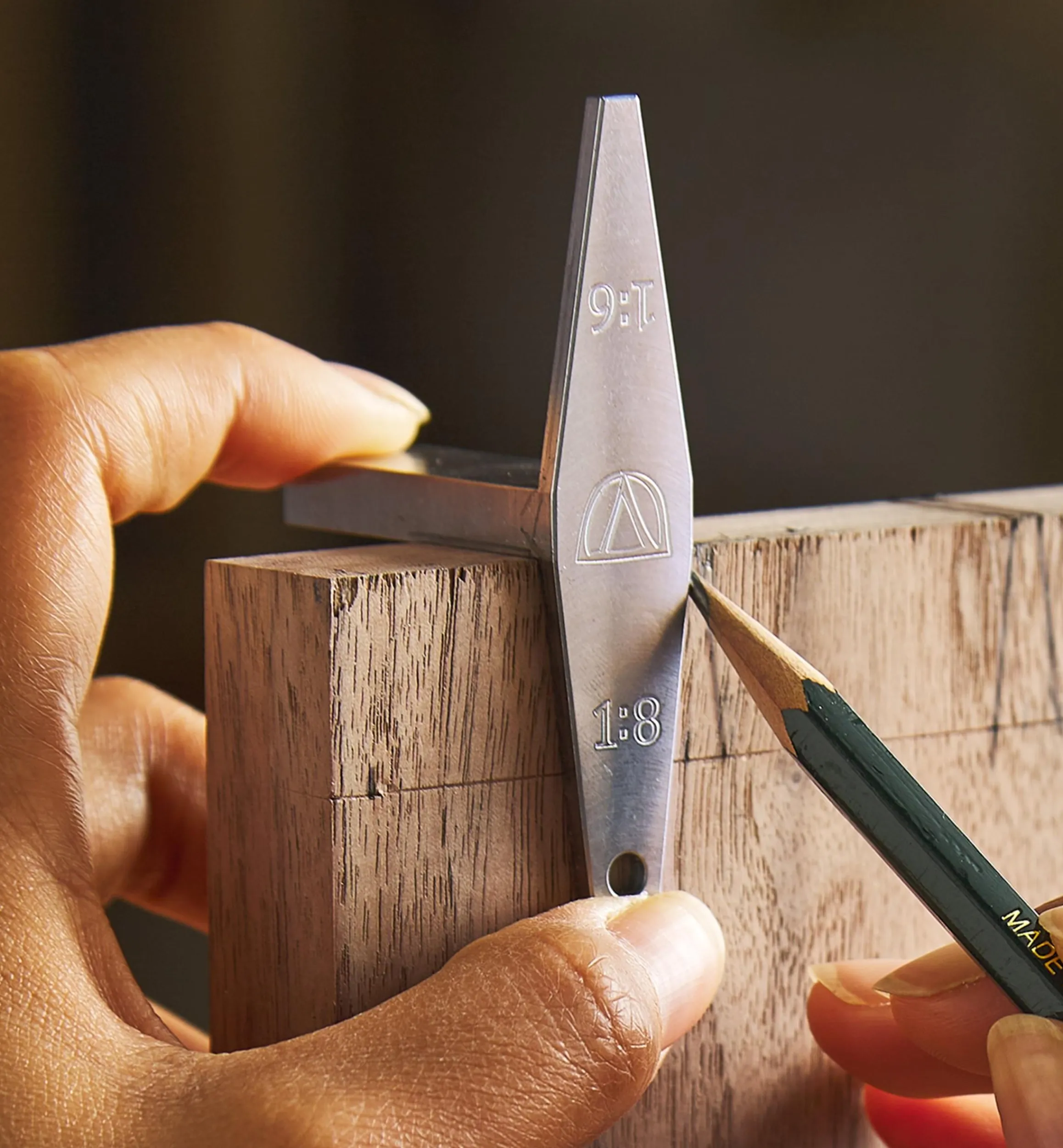 Lee Valley Marking & Measuring>Crucible Dovetail Templates