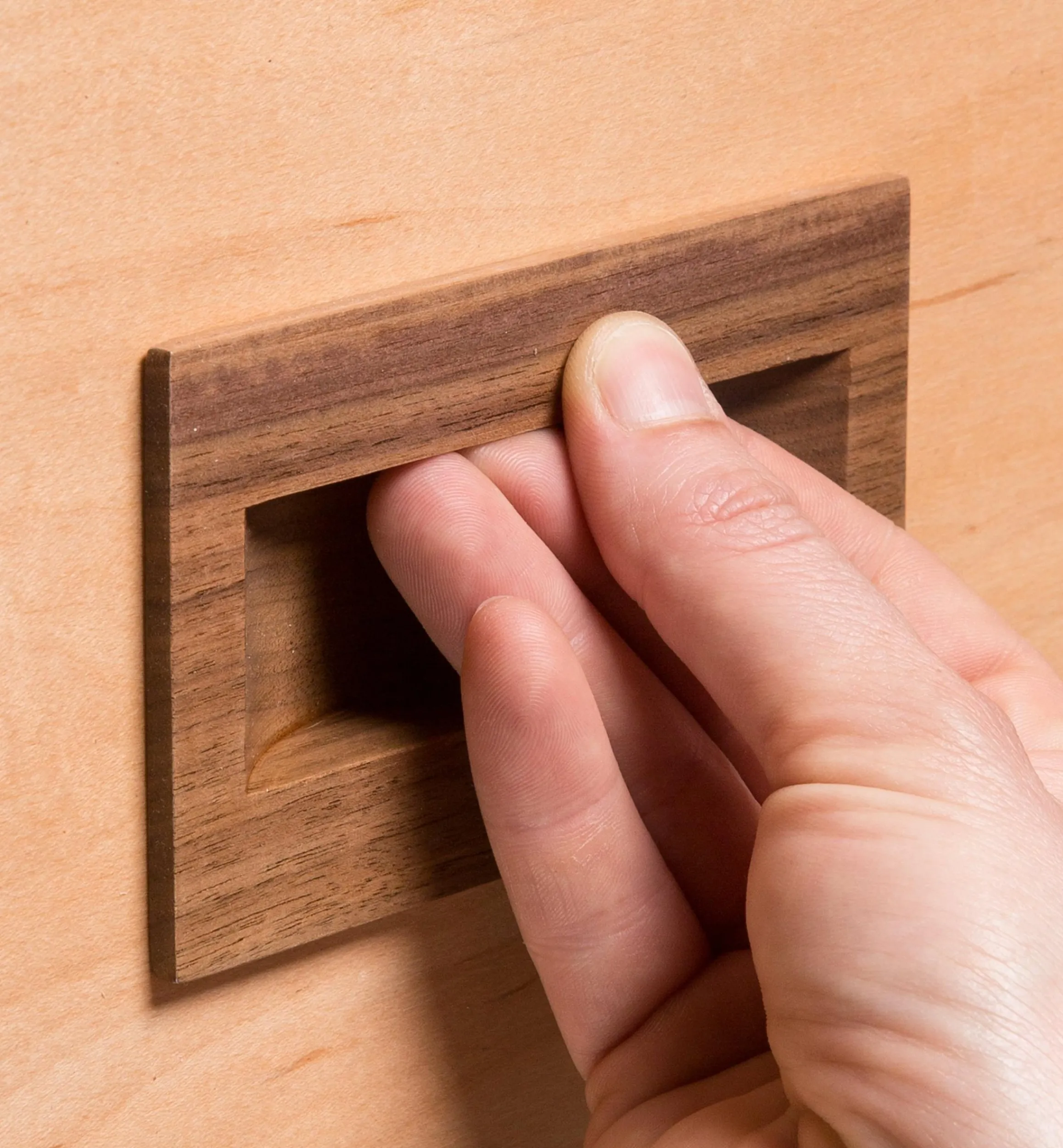 Lee Valley Handles>Danish Walnut Inset Pull