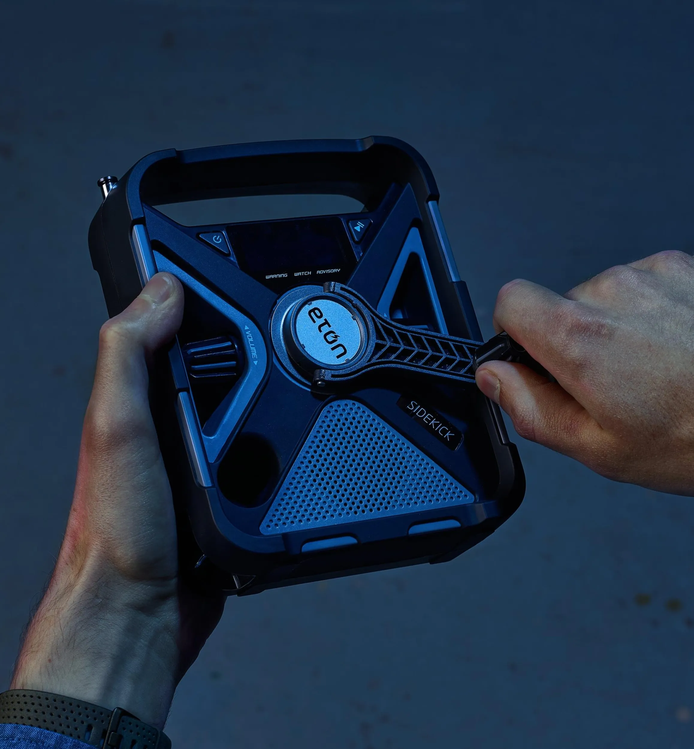Lee Valley Electronics>Eton Bluetooth Emergency Weather Radio