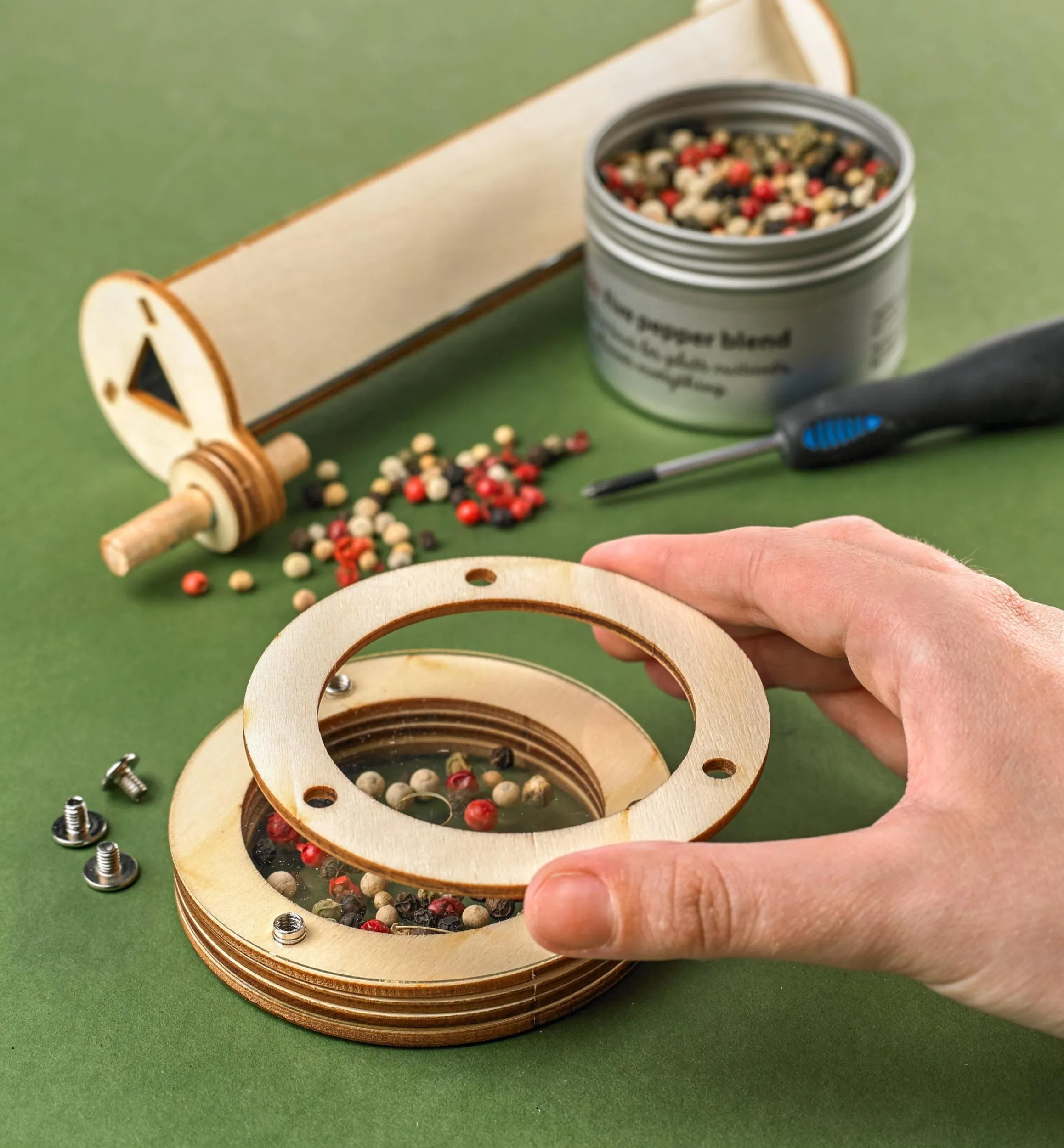 Lee Valley Toys & Games>Ever-Changeable Kaleidoscope Kit