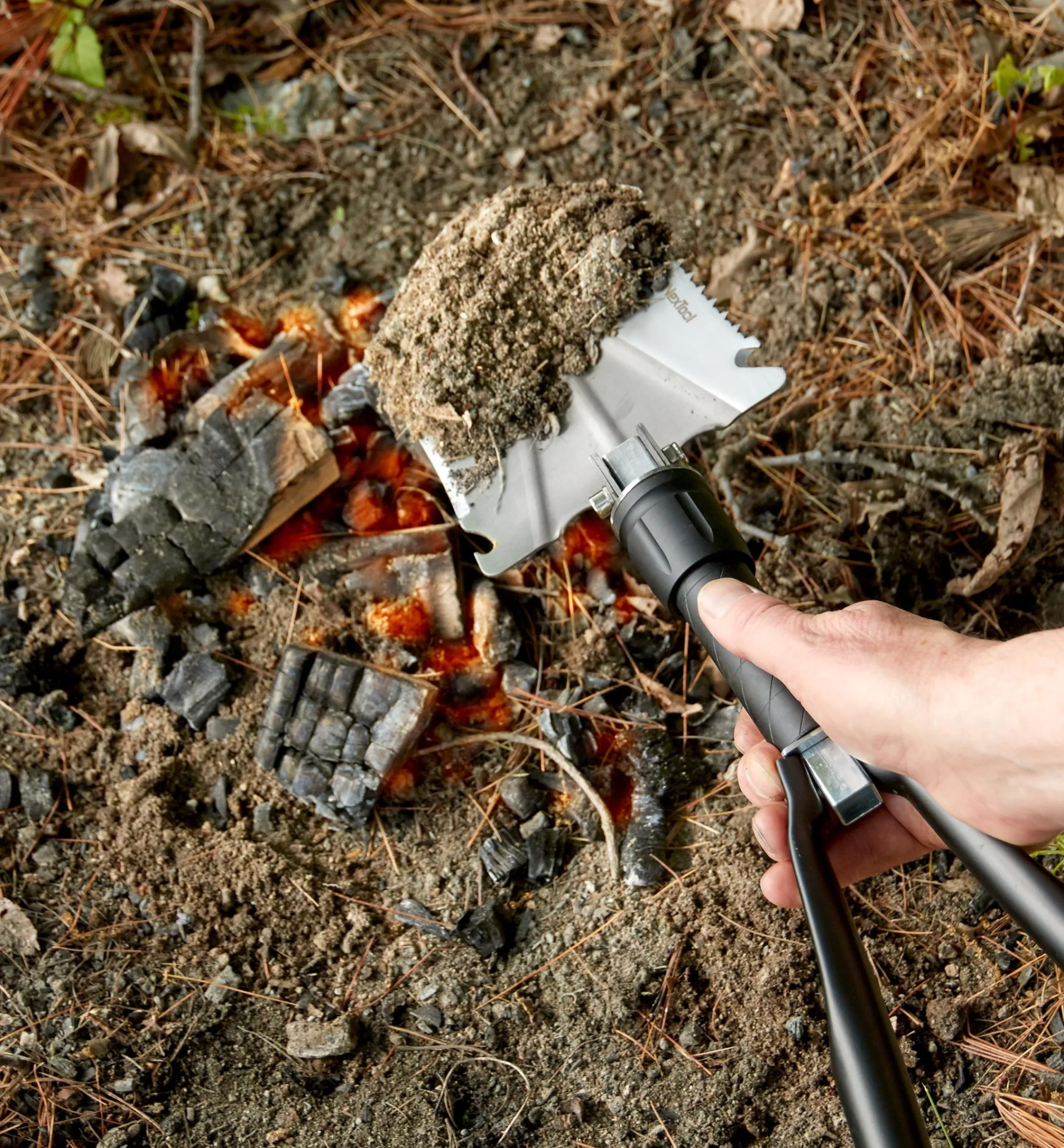 Lee Valley Shovels>Folding Shovel