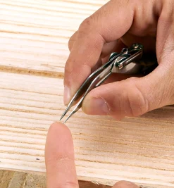 Lee Valley Personal Care>Fold-Out Tweezers