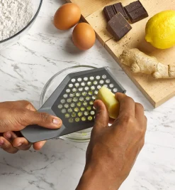 Lee Valley Kitchen Tools><noscript><img width=