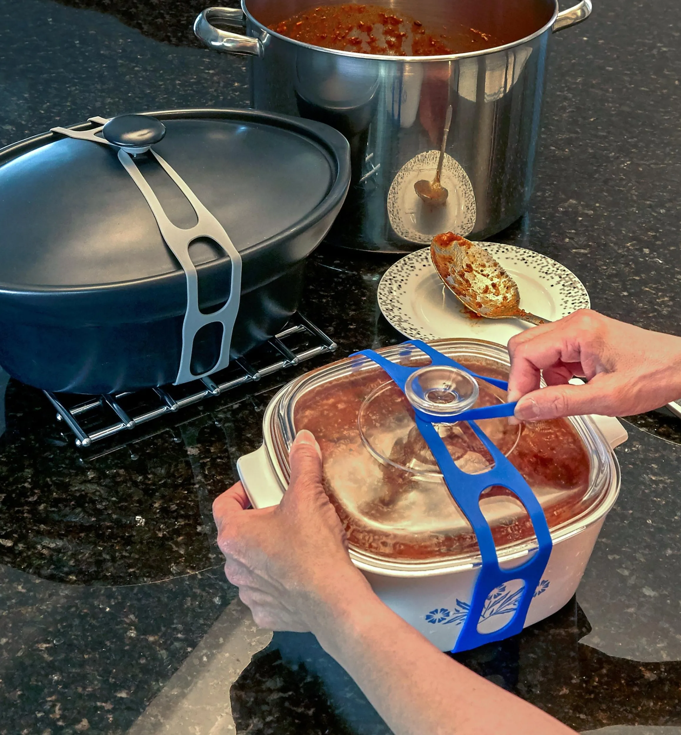 Lee Valley Cookware>Lid Latches