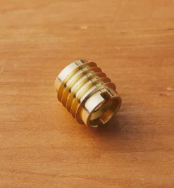 Lee Valley Fasteners>M8-1.25 Brass Knife-Edge Insert Nut