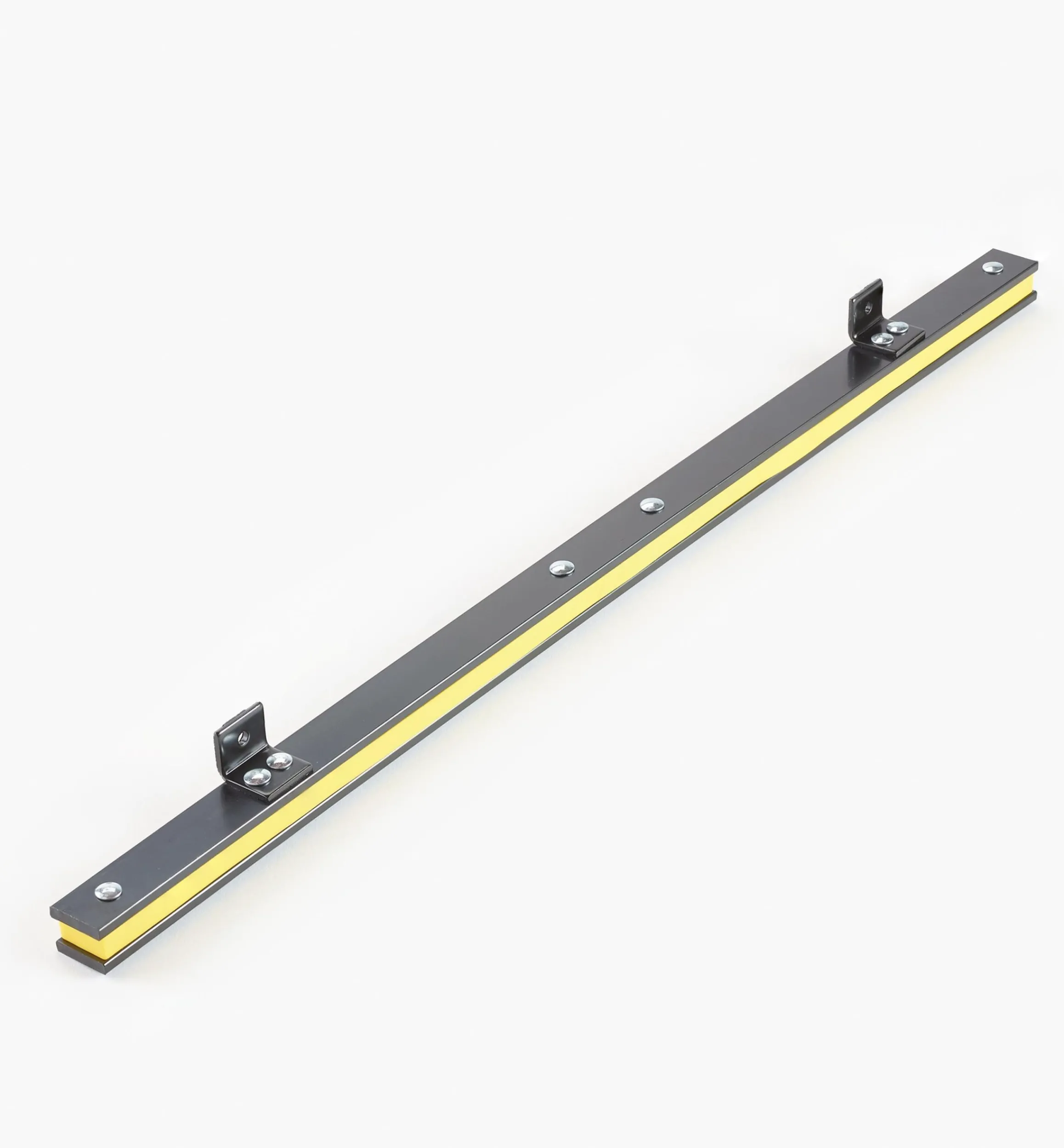 Lee Valley Workshop>Magnetic Tool Bars For The Shop