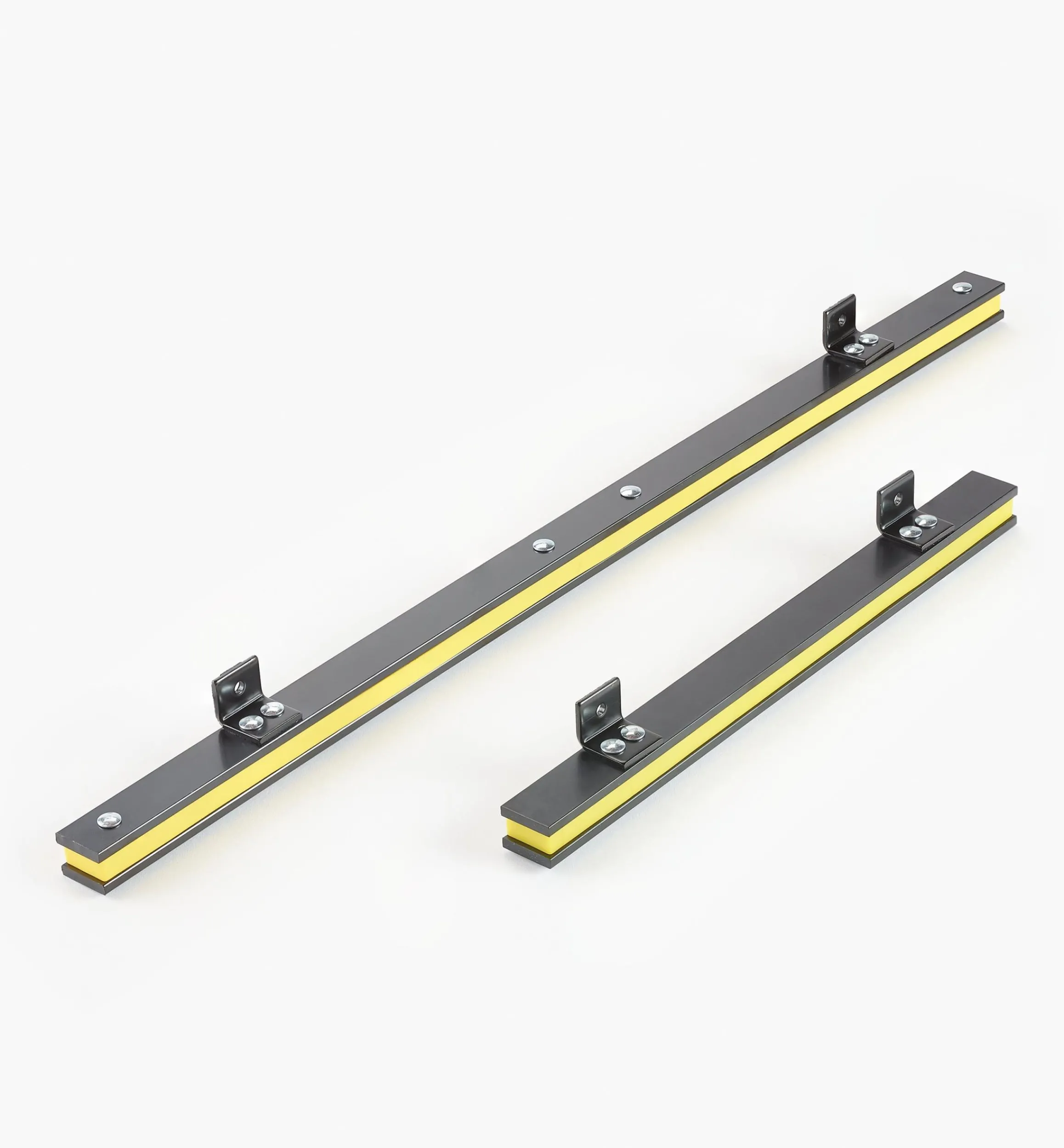 Lee Valley Workshop>Magnetic Tool Bars For The Shop