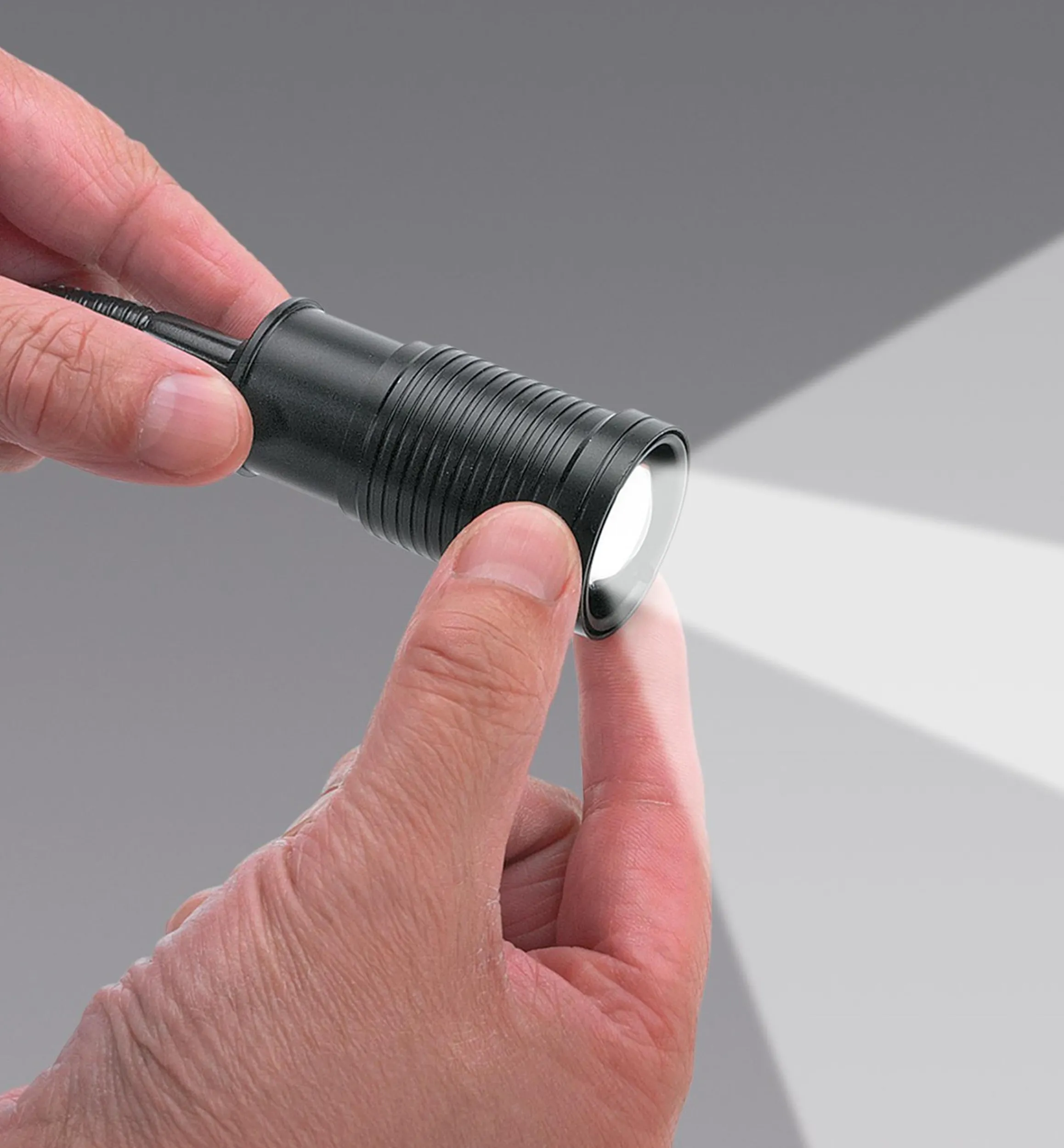 Lee Valley Magnets|Magnets>Magnetic-Mount LED Work Light
