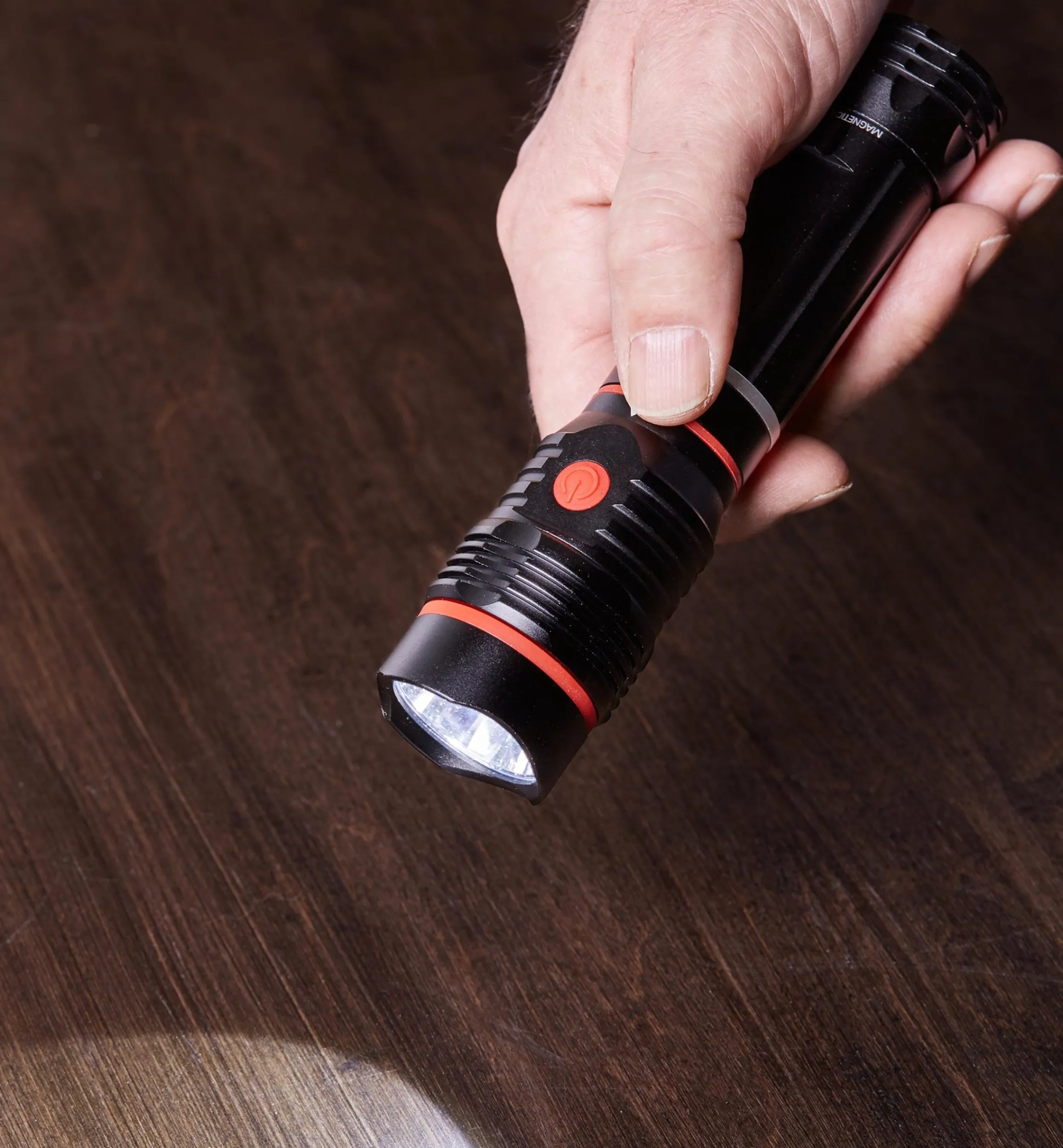 Lee Valley Lighting>Magnet-Mount LED Task Light/Flashlight