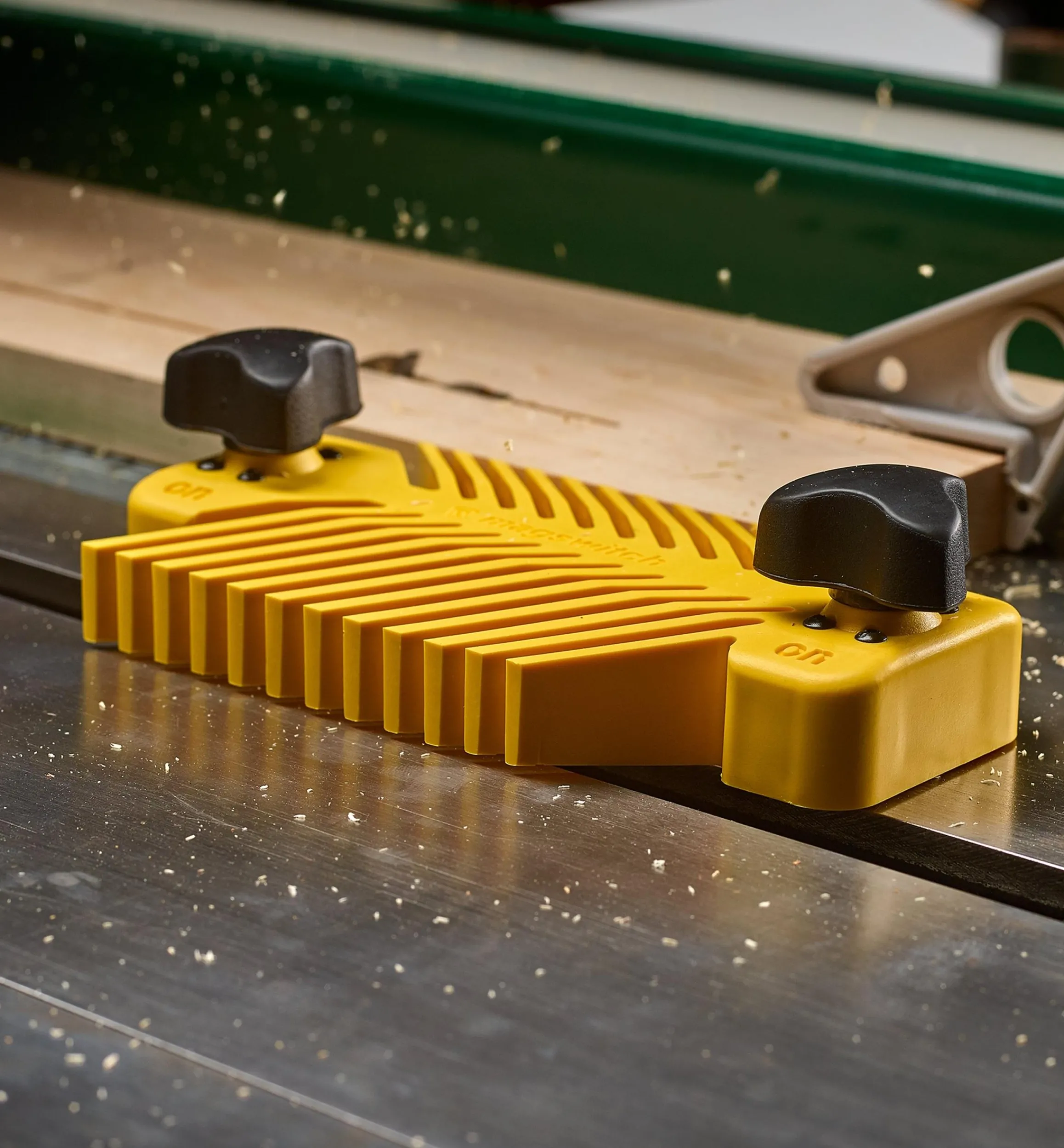 Lee Valley Safety>MagSwitch Universal Featherboard