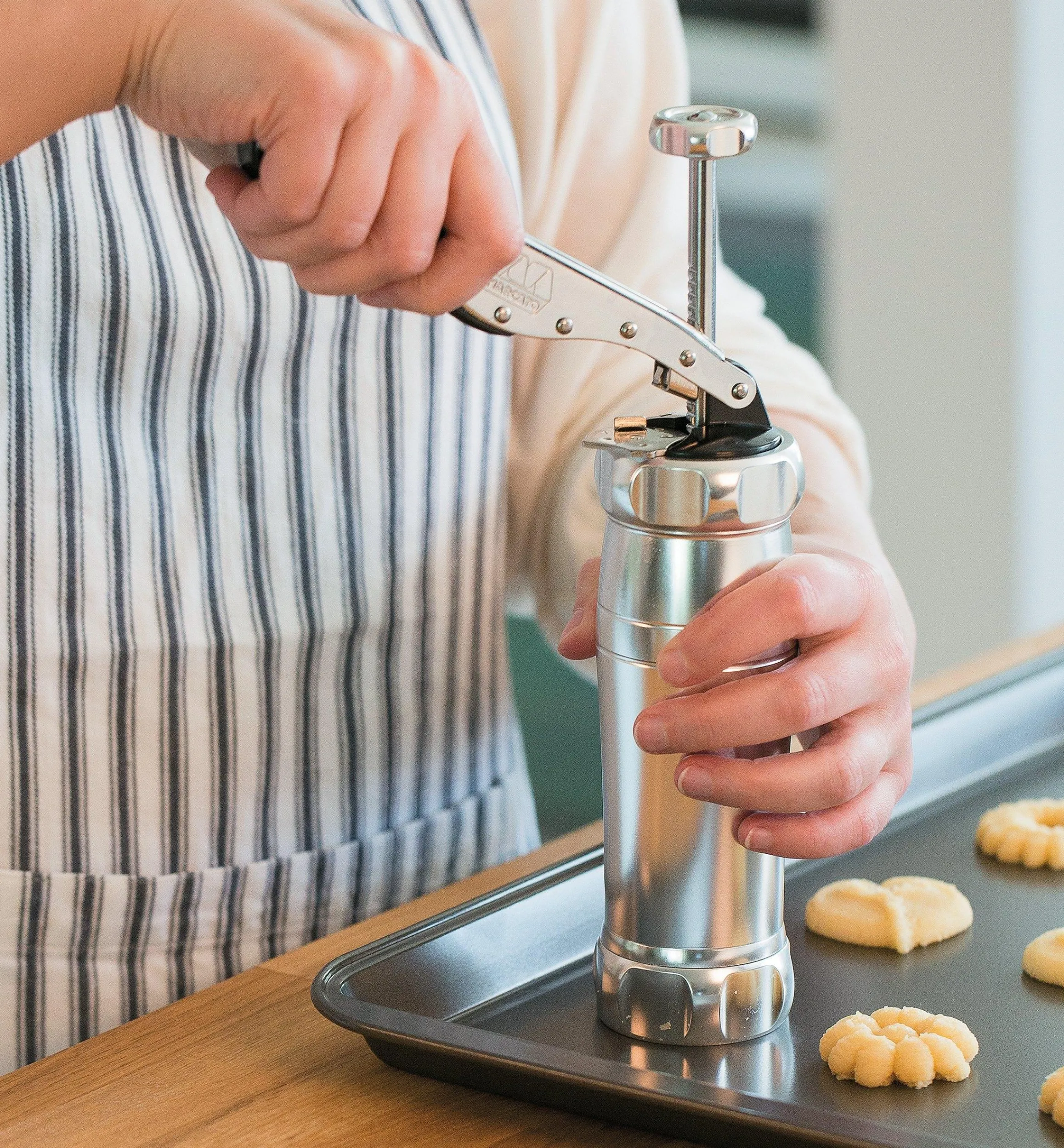 Lee Valley Bakeware>Marcato Cookie Press