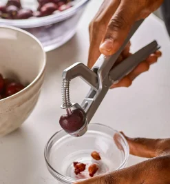 Lee Valley Kitchen Tools><noscript><img width=