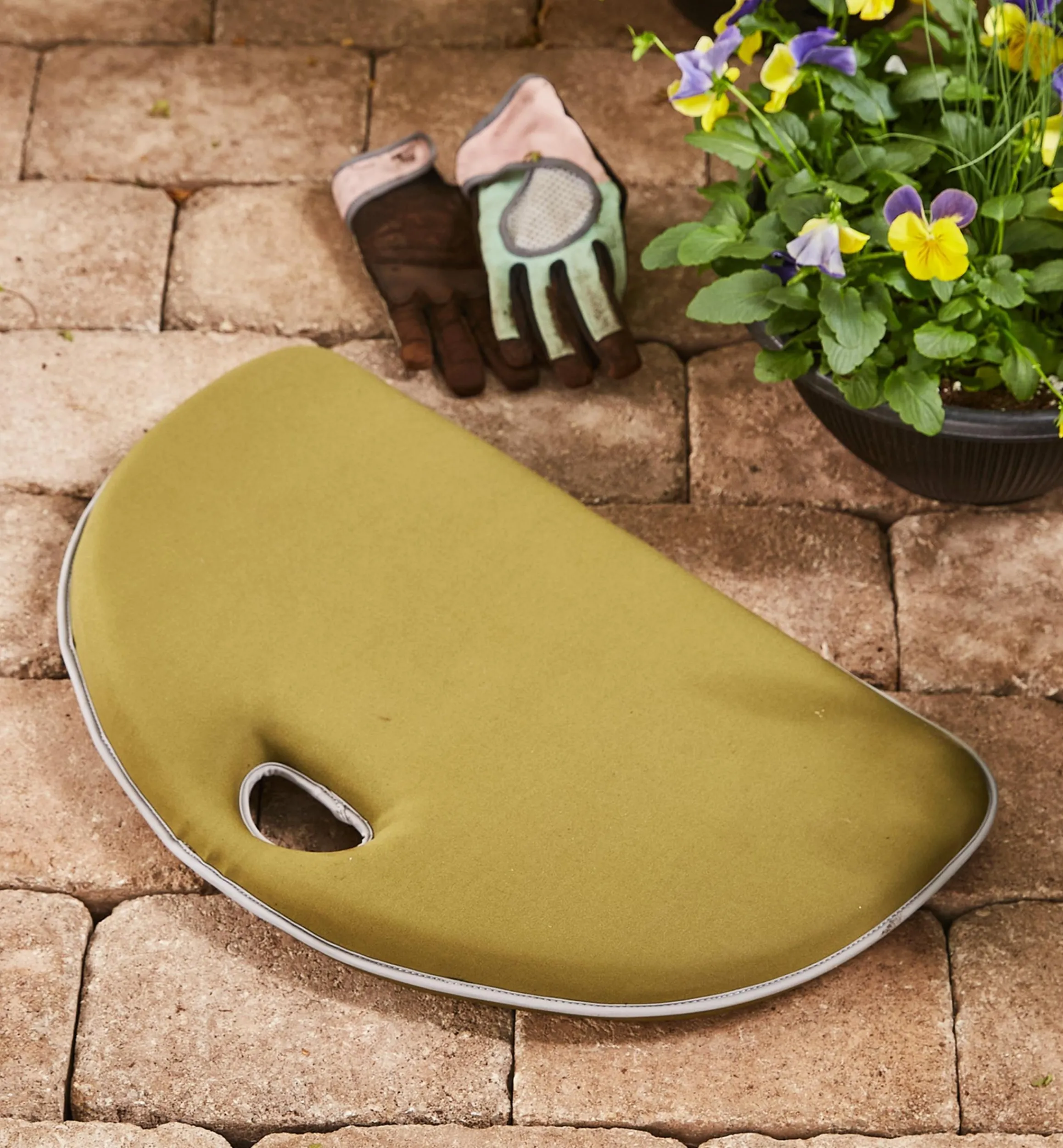 Lee Valley Garden Care>Oversize Foam Kneeler