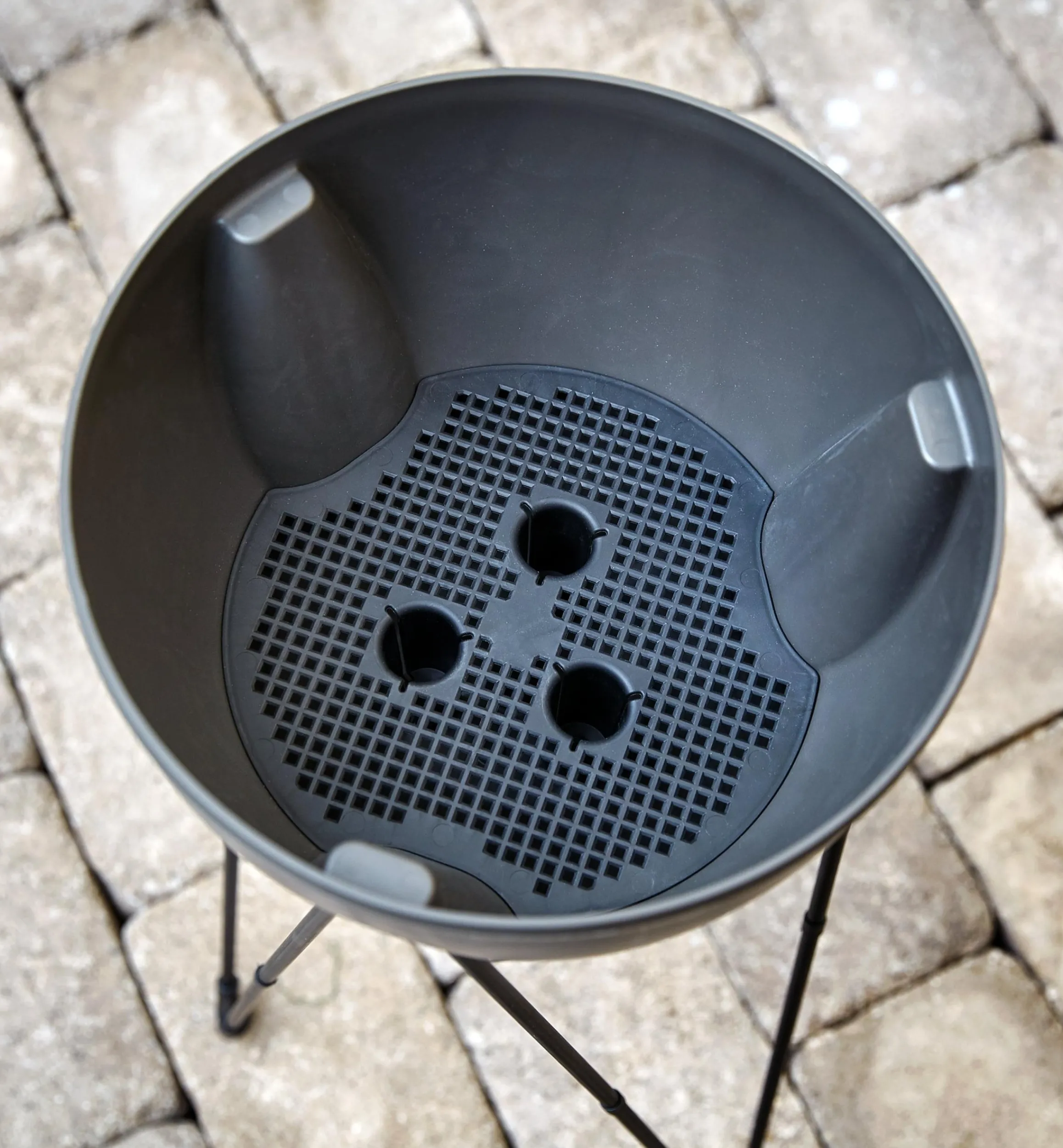 Lee Valley Container Gardening>Pair Of Self-Watering Tripod Planters