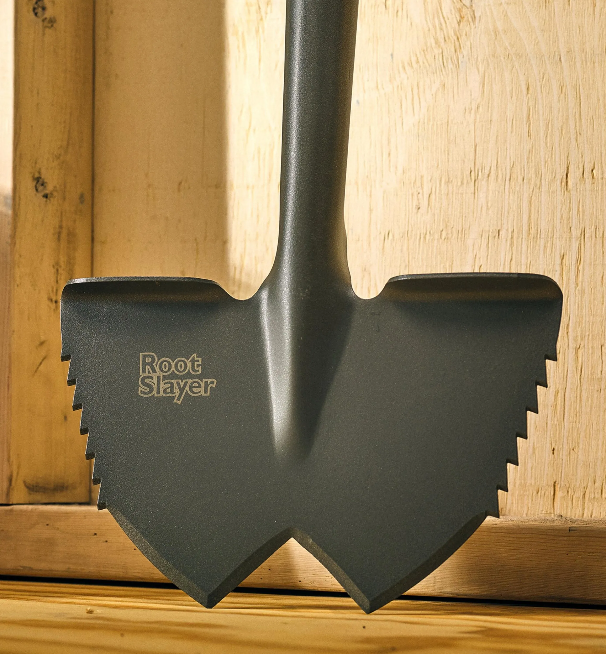 Lee Valley Lawn Care>Radius Root-Cutter Lawn Edger