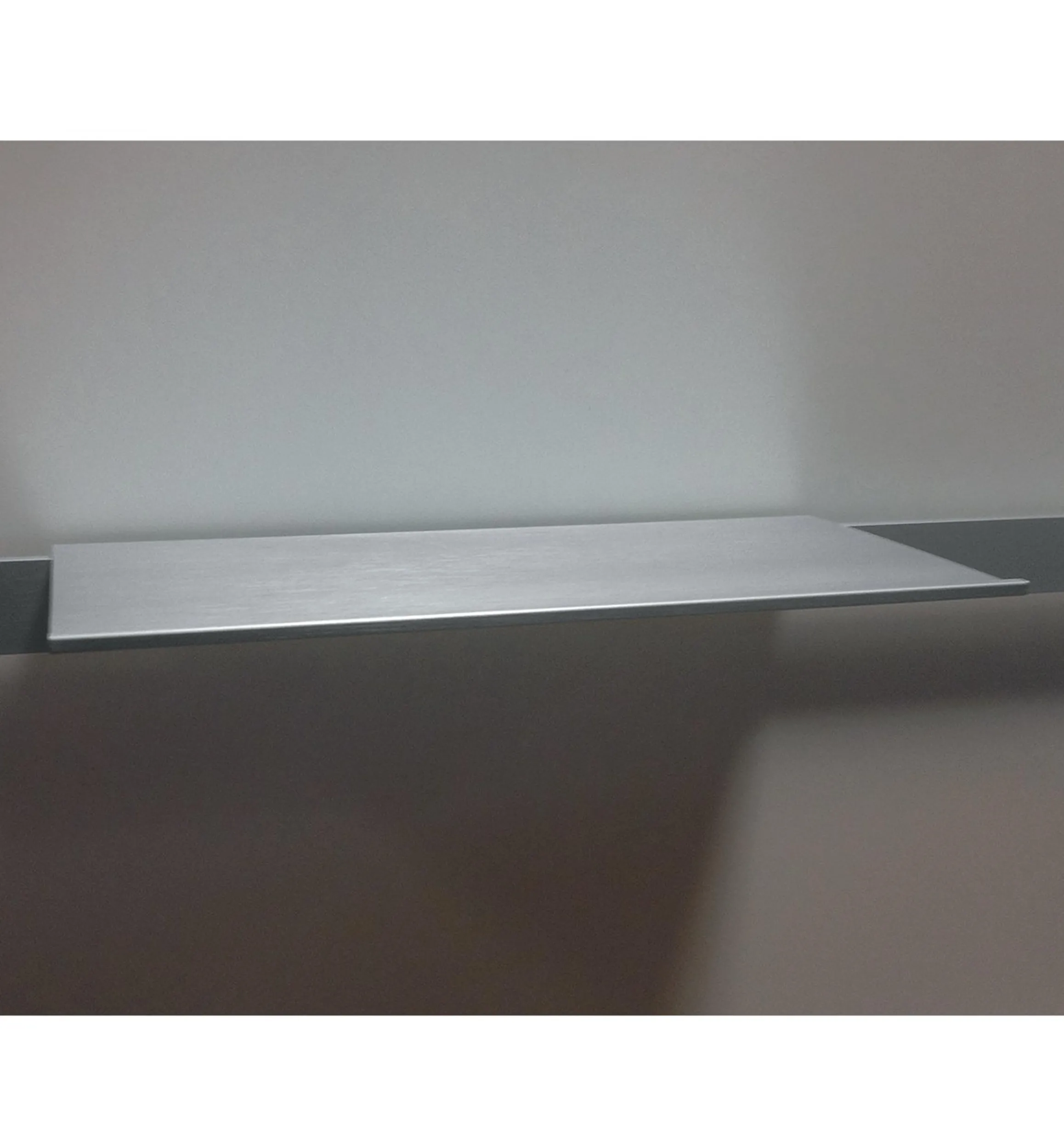 Lee Valley Kitchen Hardware>Rail-Mount Shelves For The Aluminum Wall-Mount Rail Storage System