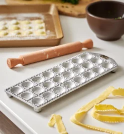 Lee Valley Pasta Making>Ravioli Mold