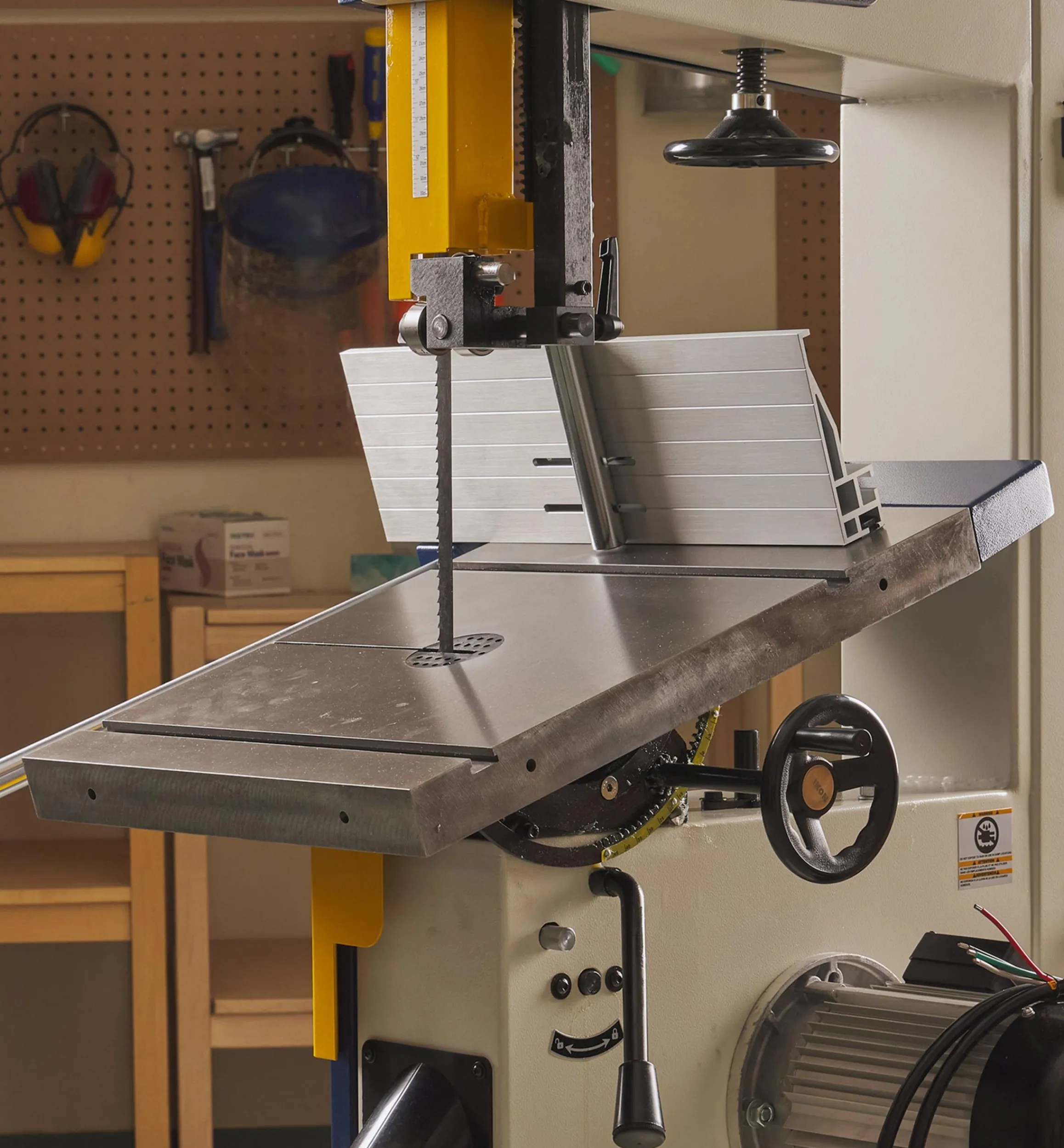 Lee Valley Power Tools>Rikon 18" Deluxe Bandsaw (Model 10-342)