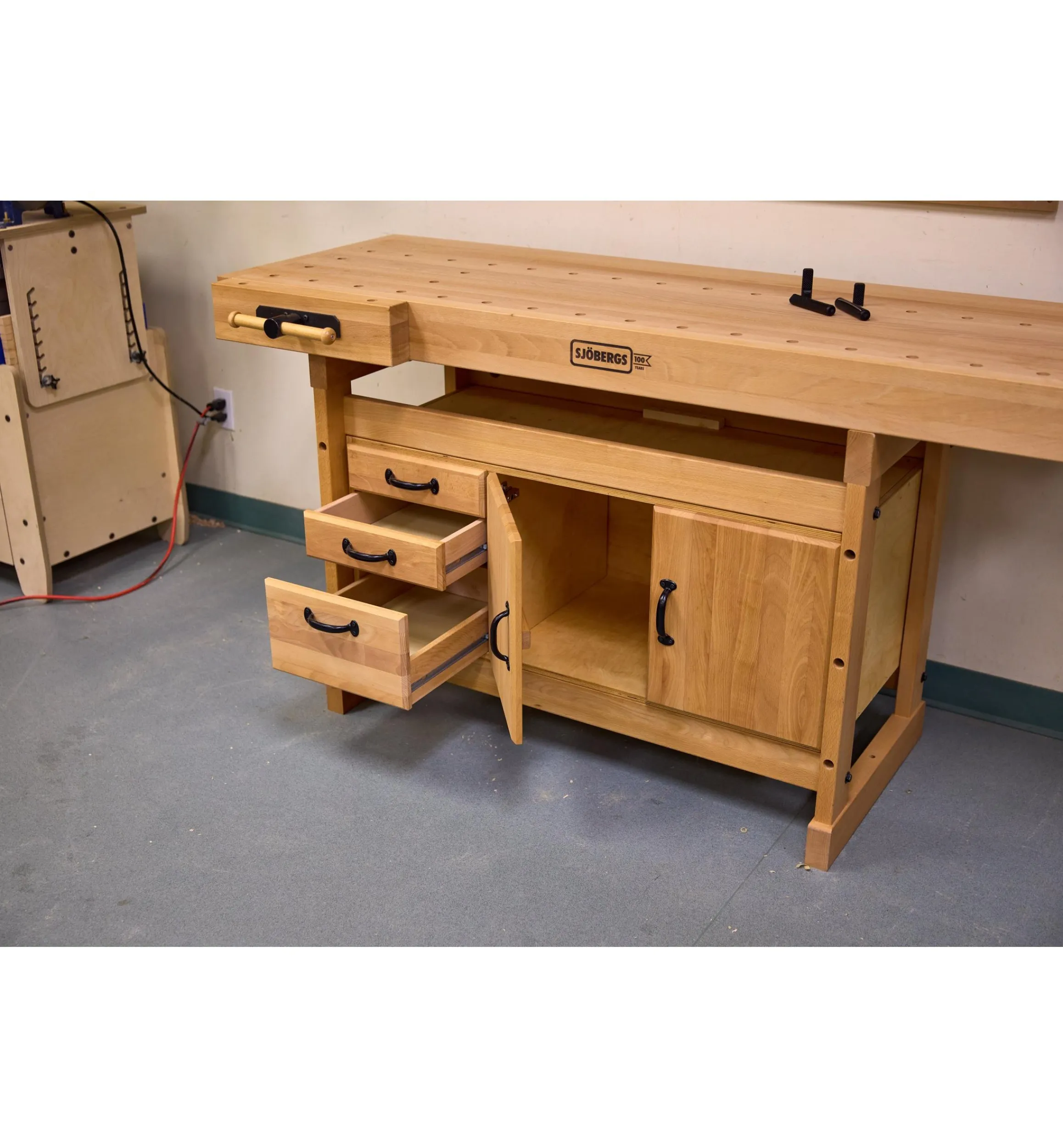 Lee Valley Workshop>Sjöbergs Scandi 1825 Workbench & Storage Module