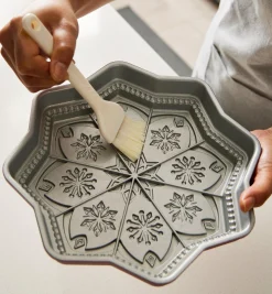 Lee Valley Bakeware>Snowflake Shortbread Pan