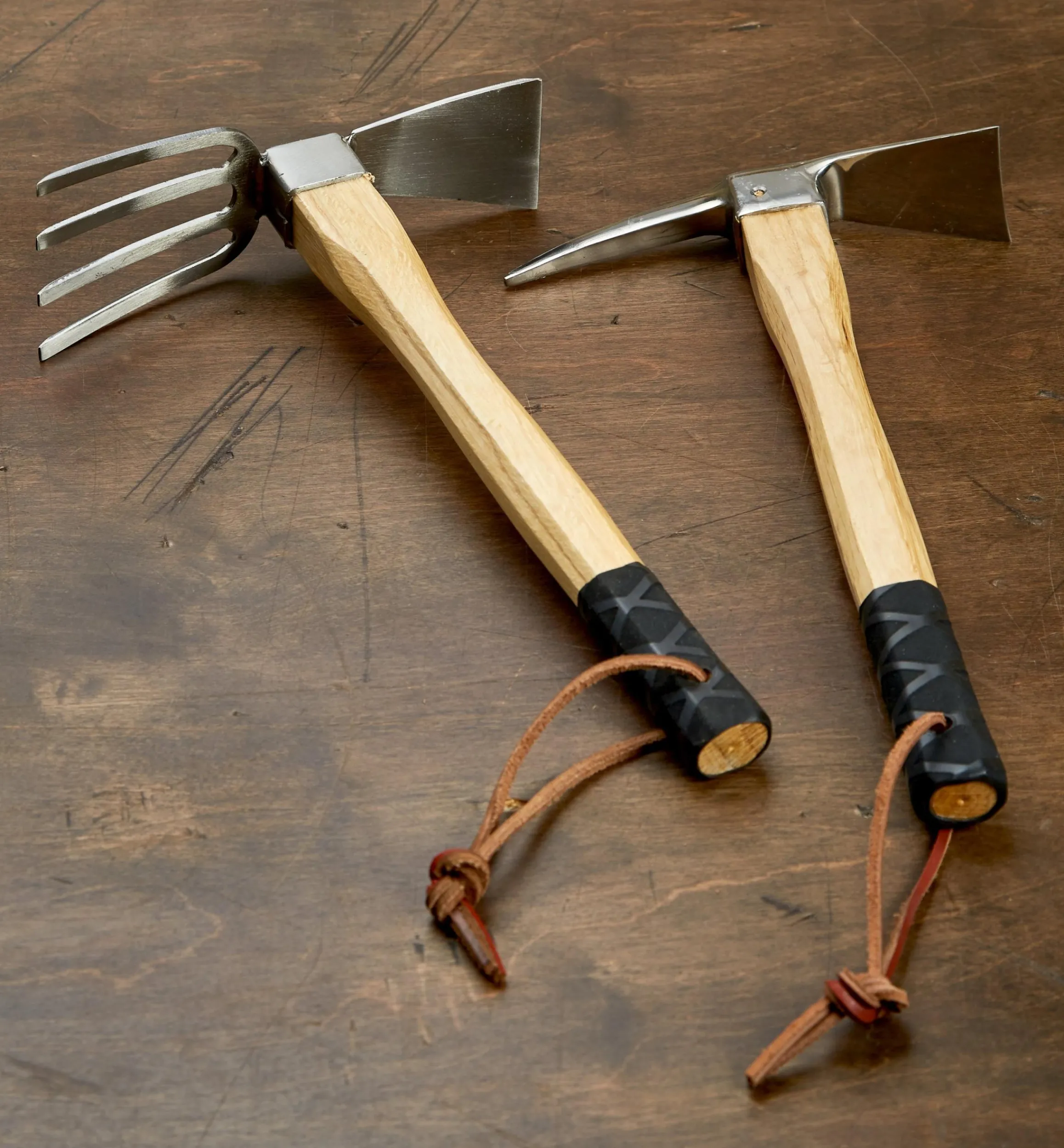 Lee Valley Weeding>Stainless-Steel Cultivator & Pick Mattocks Set
