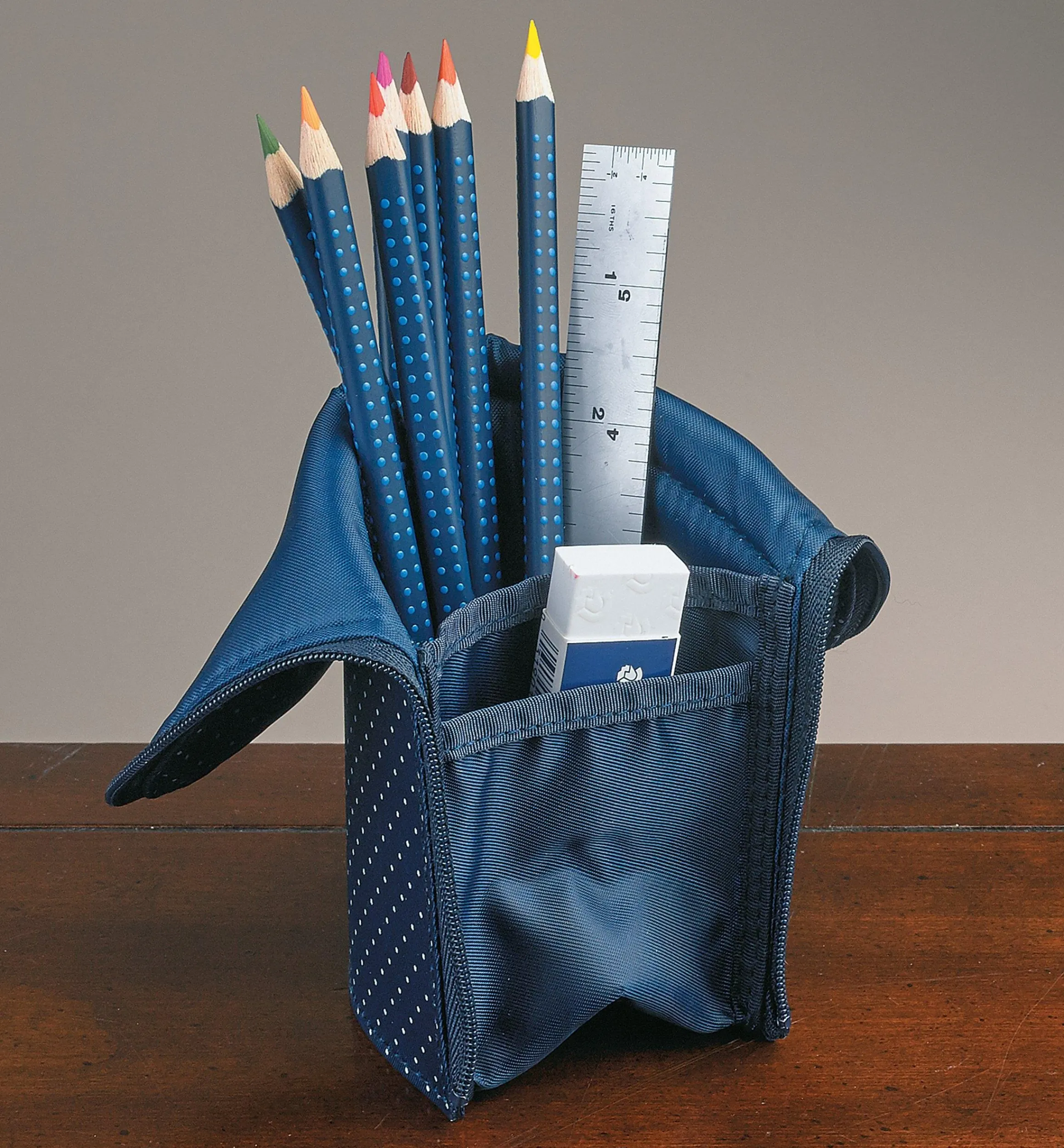 Lee Valley Office>Stand-Up Pencil Case