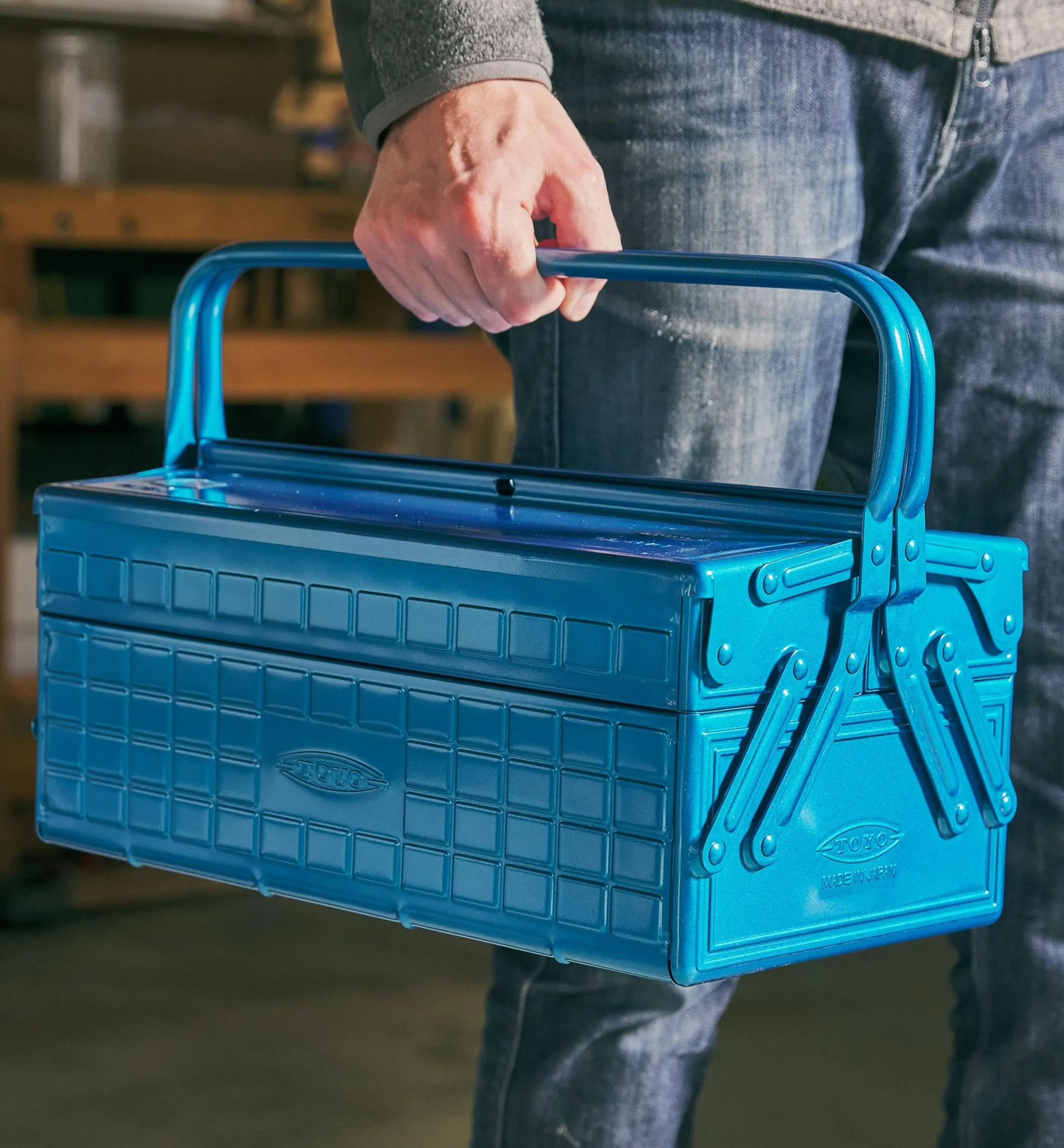 Lee Valley Workshop>Toyo Large Cantilevered Toolbox