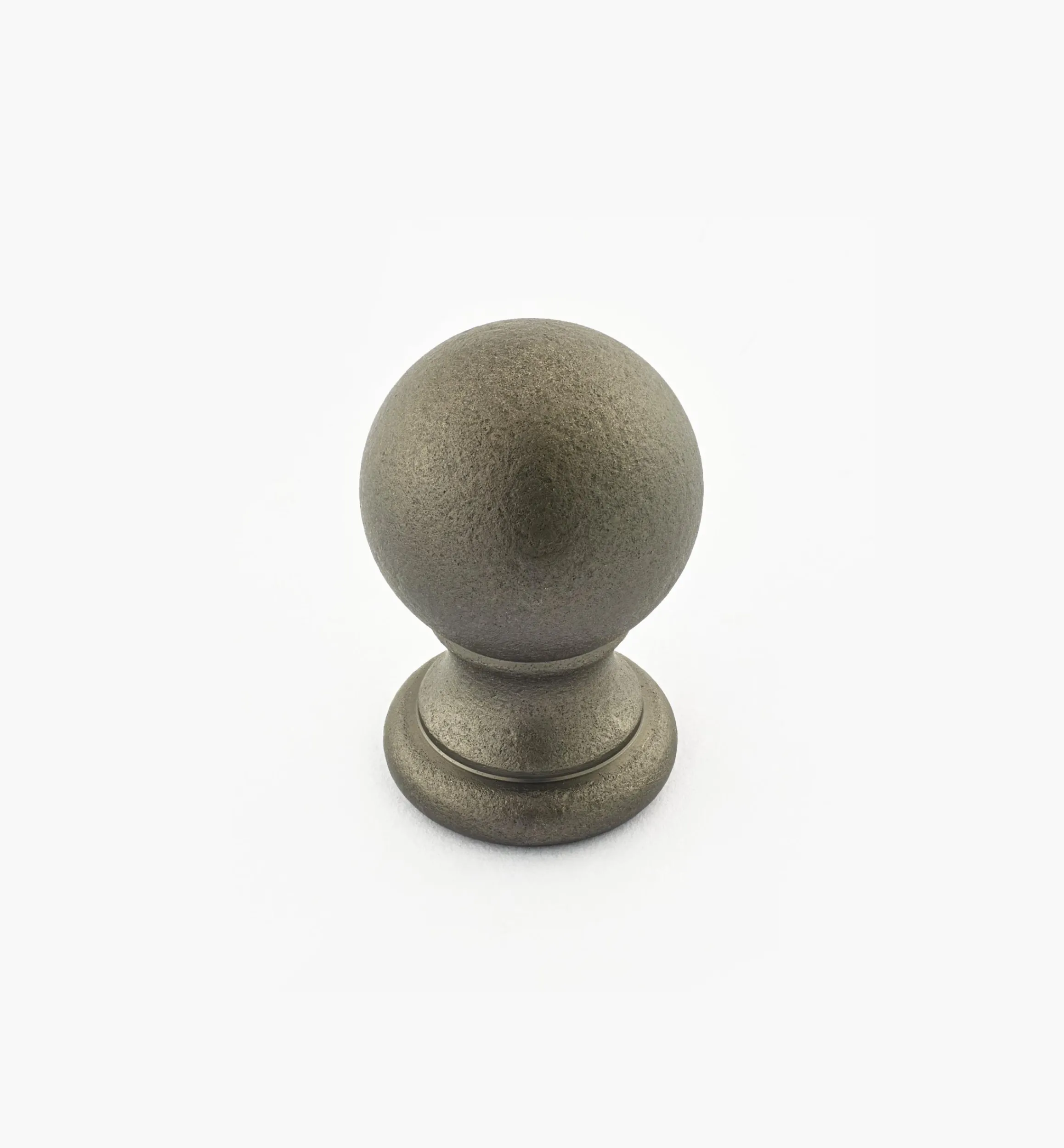 Lee Valley Knobs>Turned Brass Ball Knobs