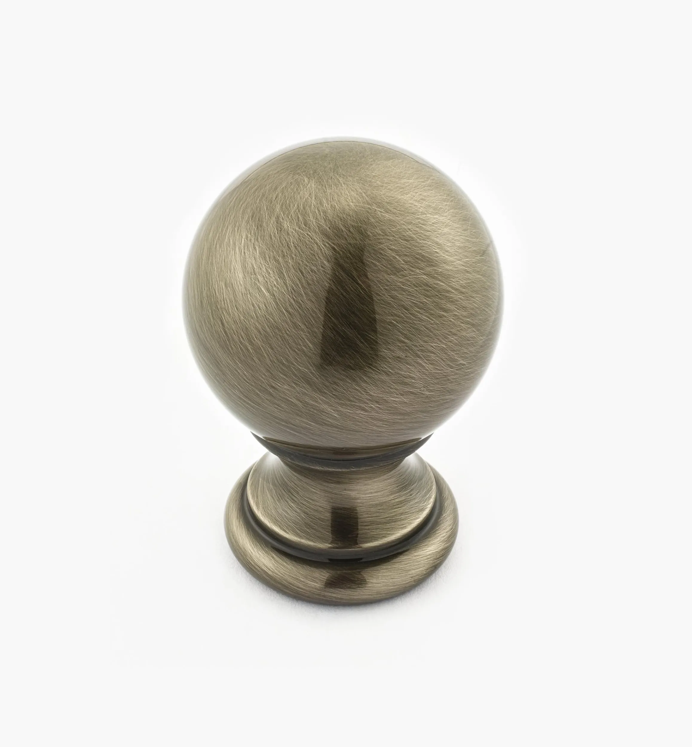 Lee Valley Knobs>Turned Brass Ball Knobs