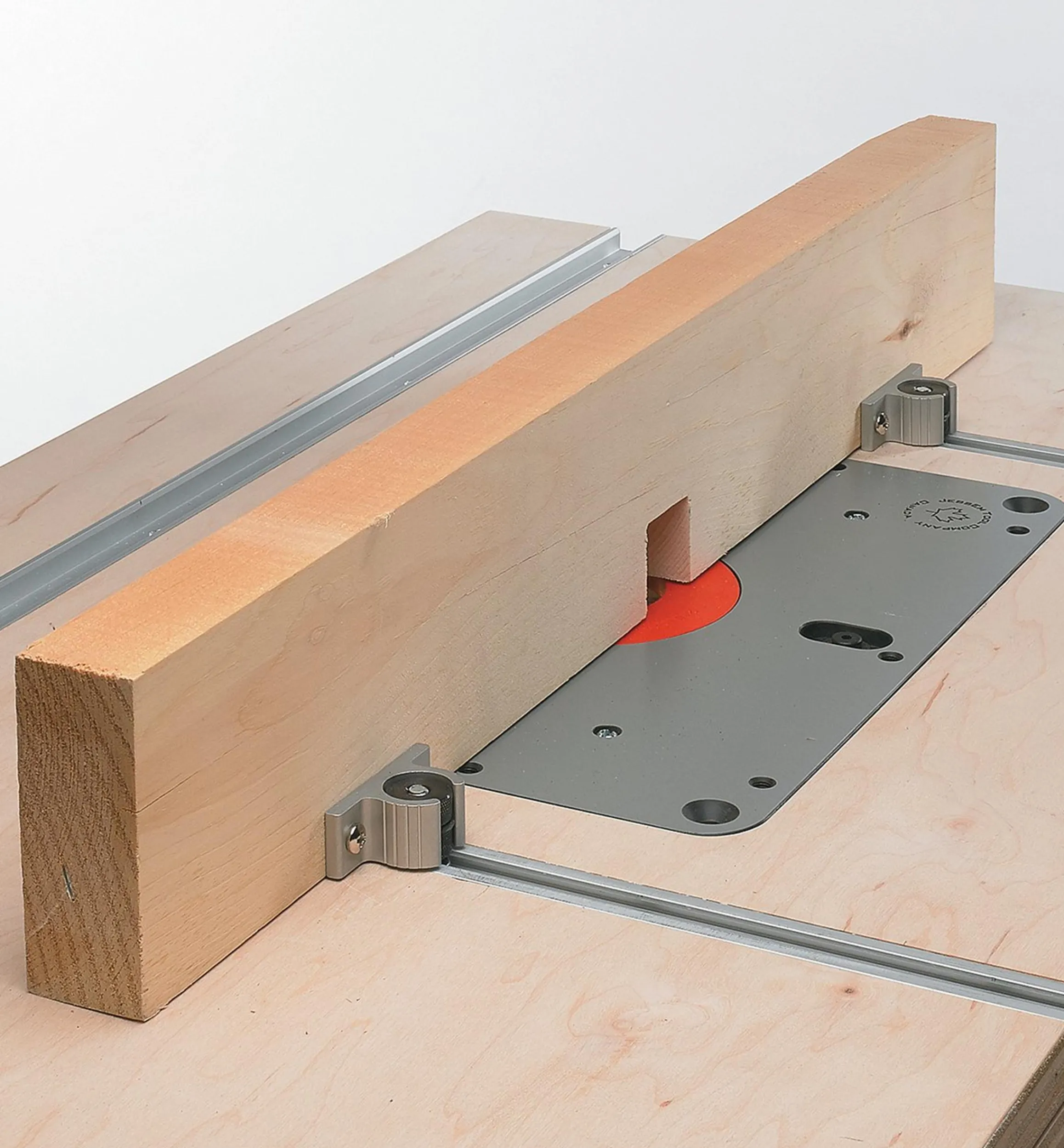Lee Valley Jig & Fixture Parts>Veritas Pivoting Fence For T-Slot Tracks