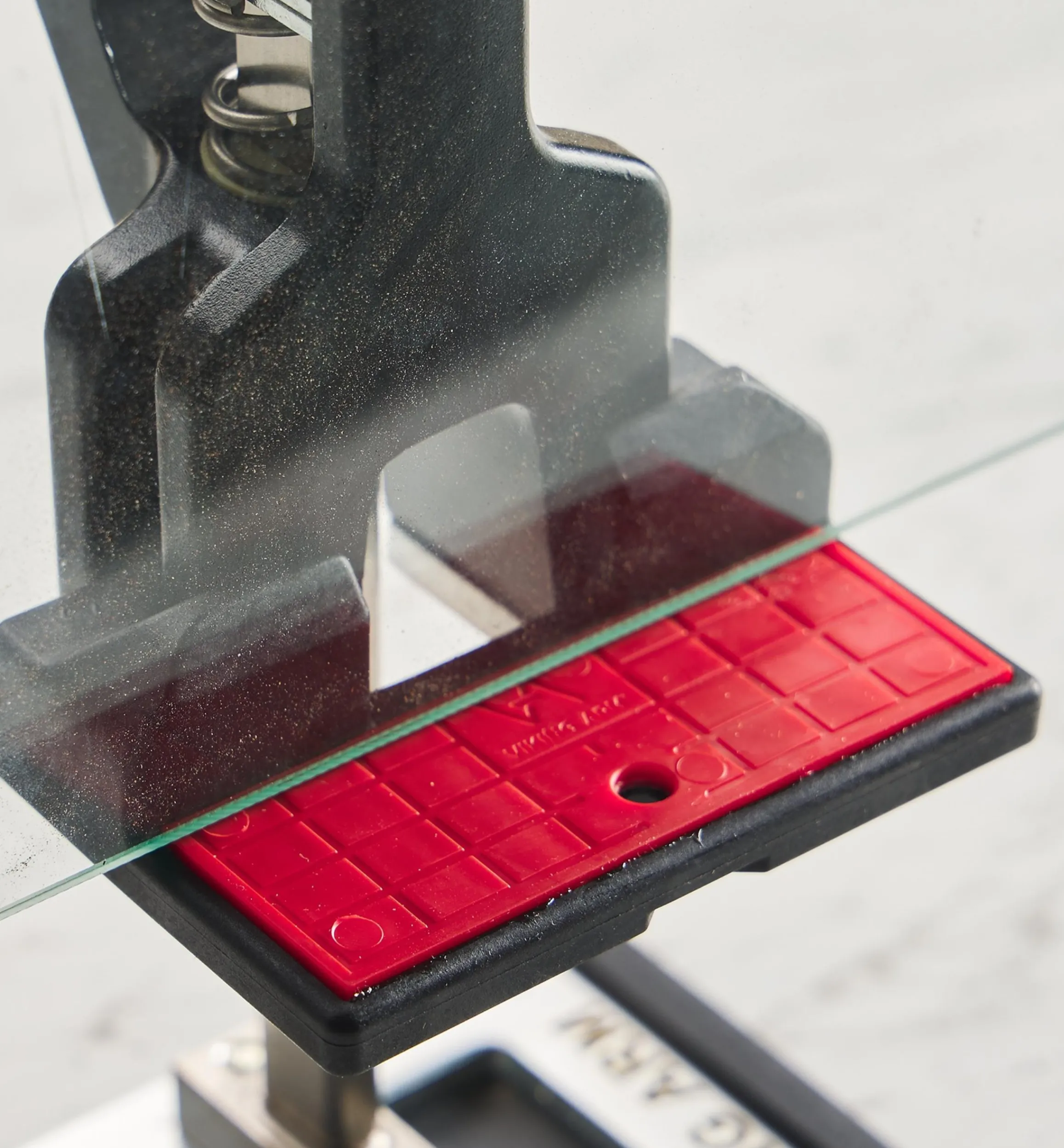 Lee Valley Workshop>Viking Arm Cabinet Installation Kit