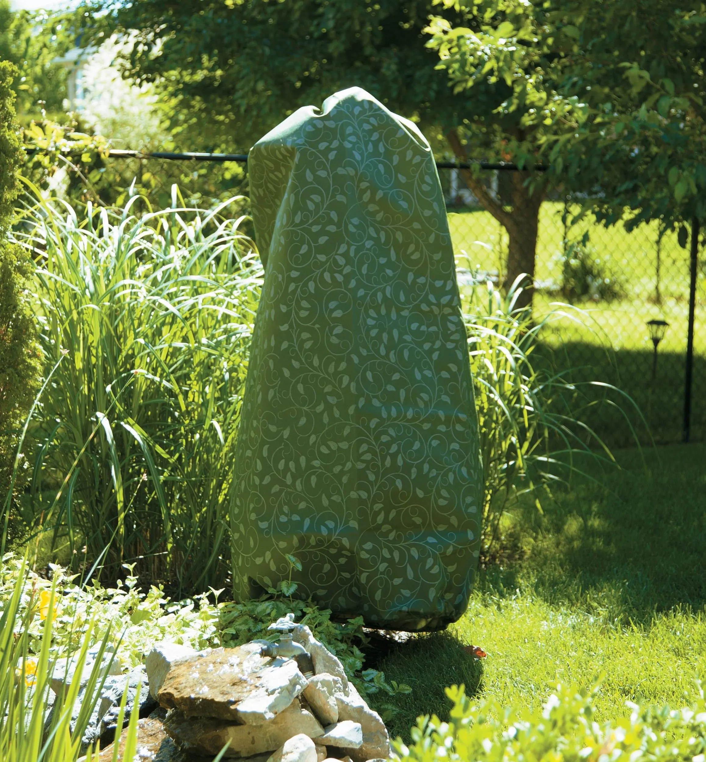 Lee Valley Plant Protection>Wrap-Around Shrub Covers